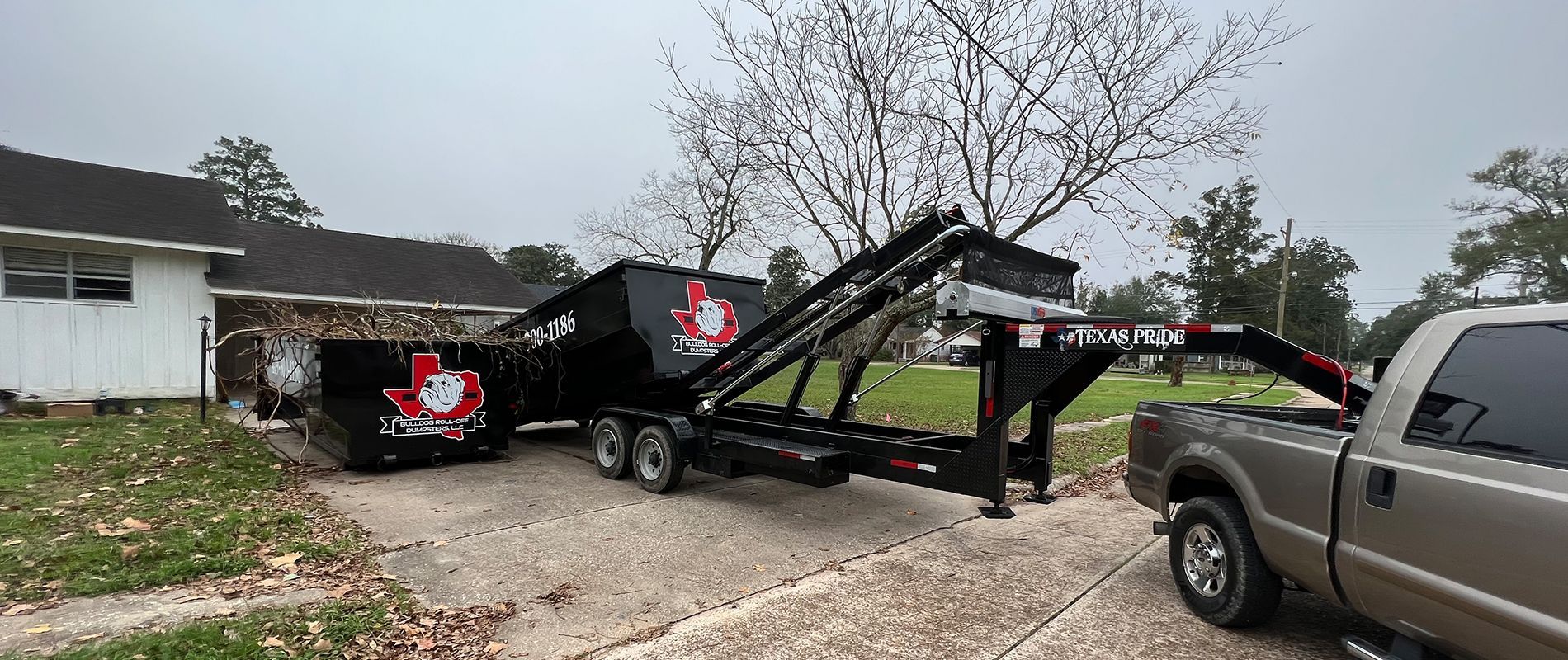 Bulldog Roll-Off Dumpsters logo